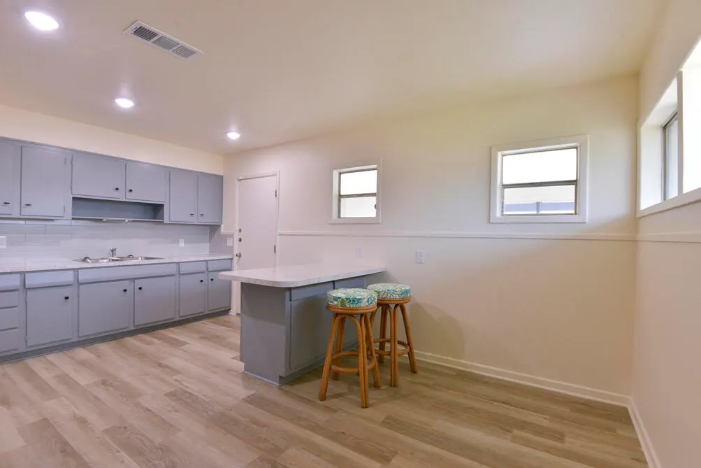 Photo 8 — 3013 2nd Street, Lubbock, TX 79415