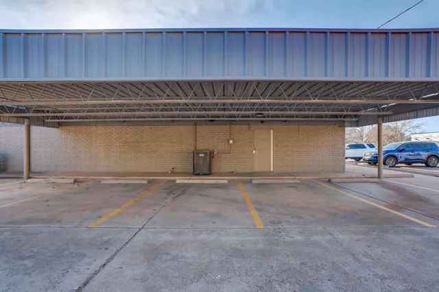 Photo 6 — 3508 22nd Place, Lubbock, TX 79410