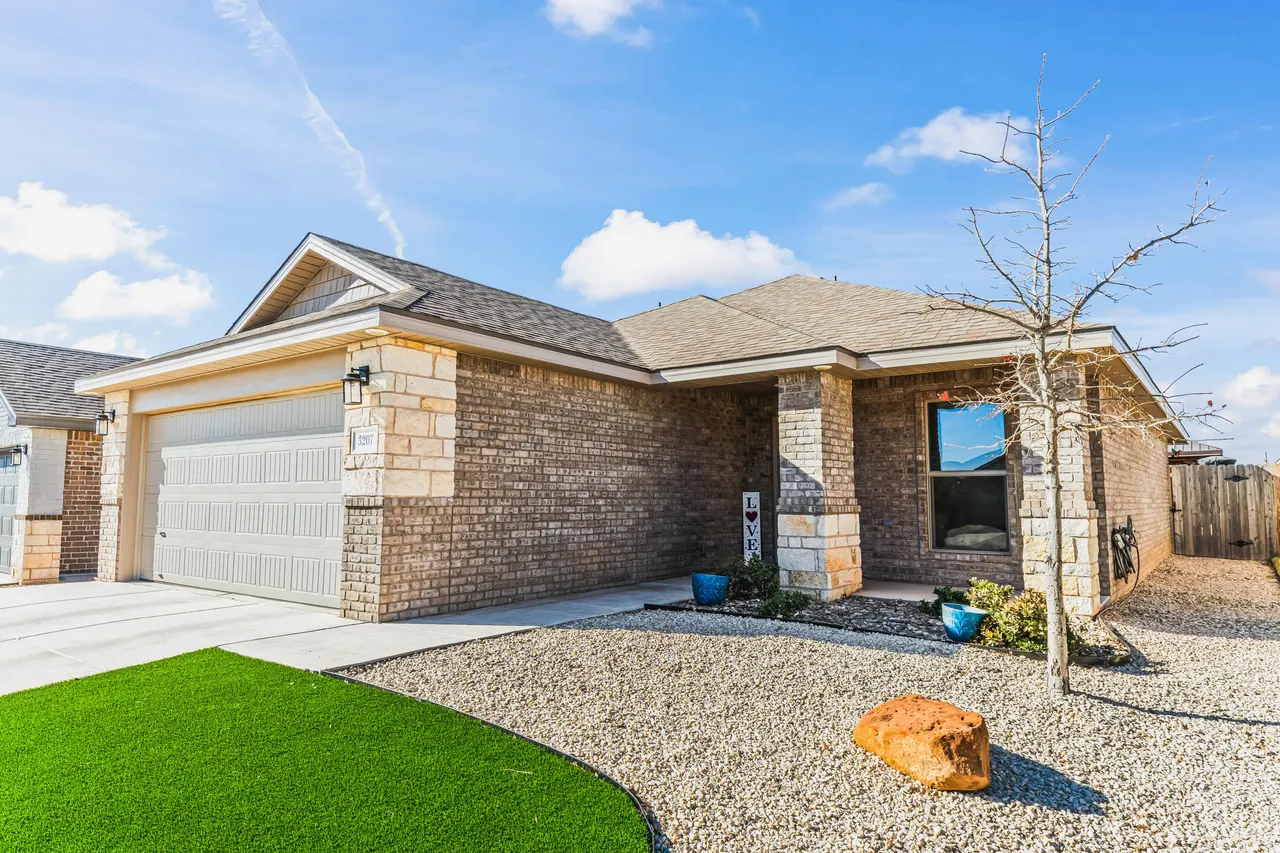 Photo 2 — 3207 Aberdeen Avenue, Wolfforth, TX 79382