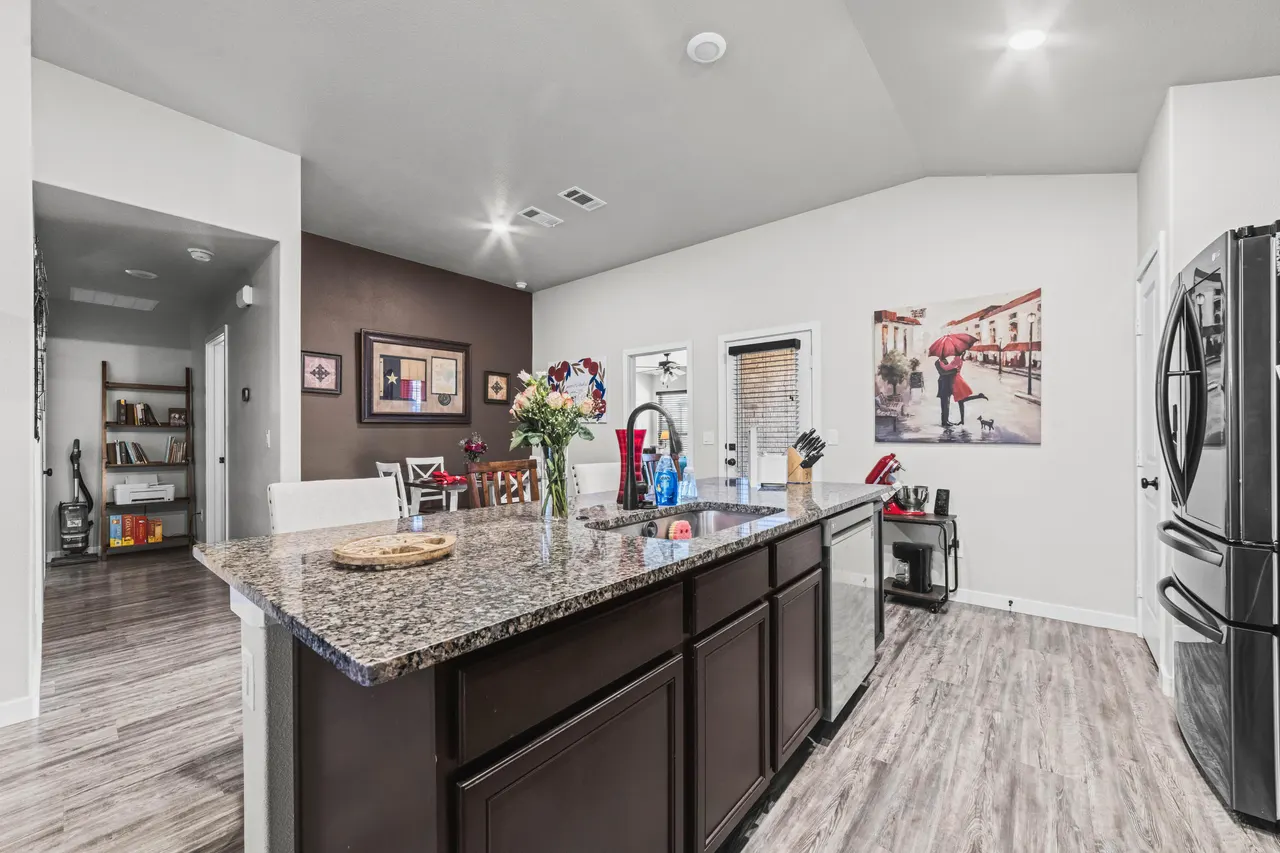 Photo 11 — 3207 Aberdeen Avenue, Wolfforth, TX 79382