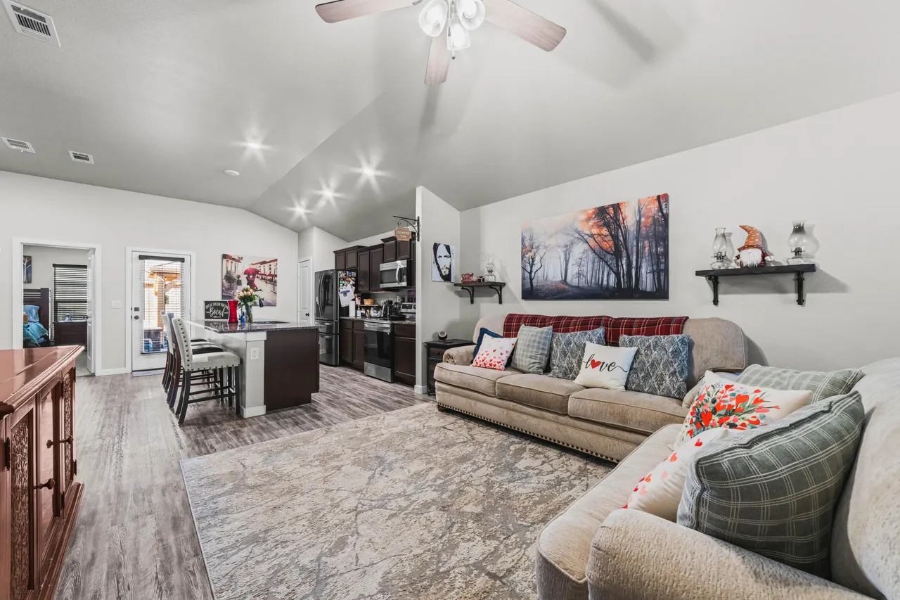 Photo 6 — 3207 Aberdeen Avenue, Wolfforth, TX 79382