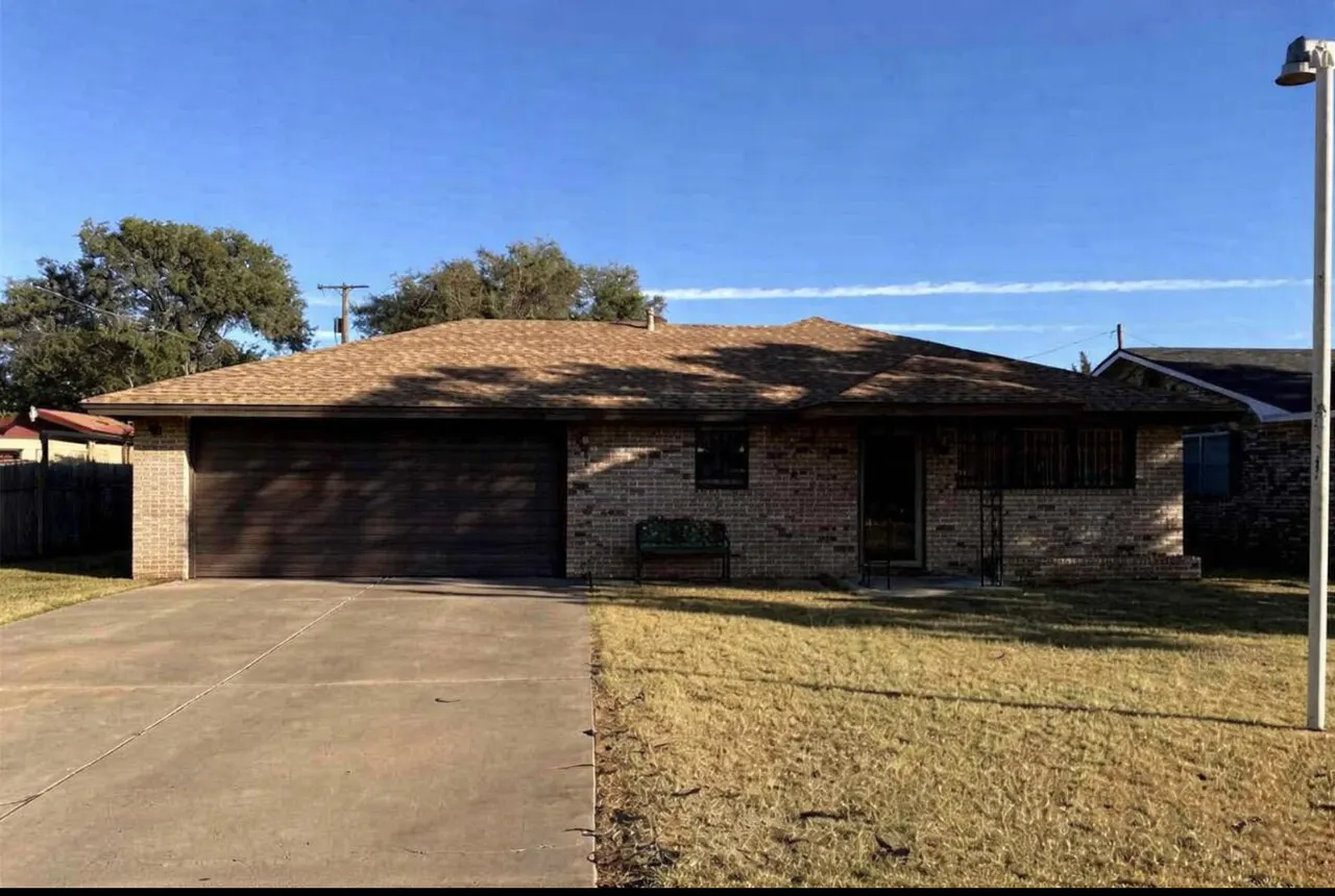 Front exterior — 1304 1st Street, Lubbock, TX 79401