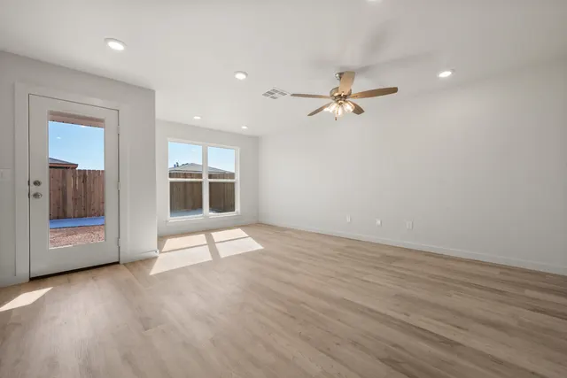 Photo 4 — 8317 24th Street, Lubbock, TX 79407