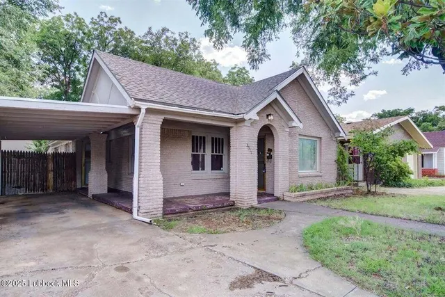 Photo 2 — 2511 26th Street, Lubbock, TX 79410
