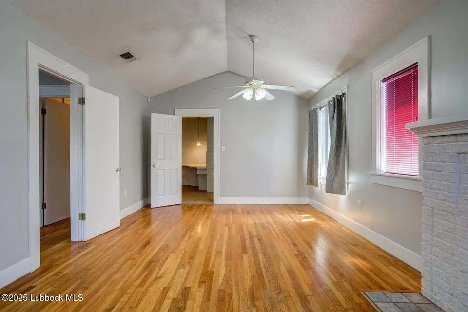 Photo 4 — 2511 26th Street, Lubbock, TX 79410