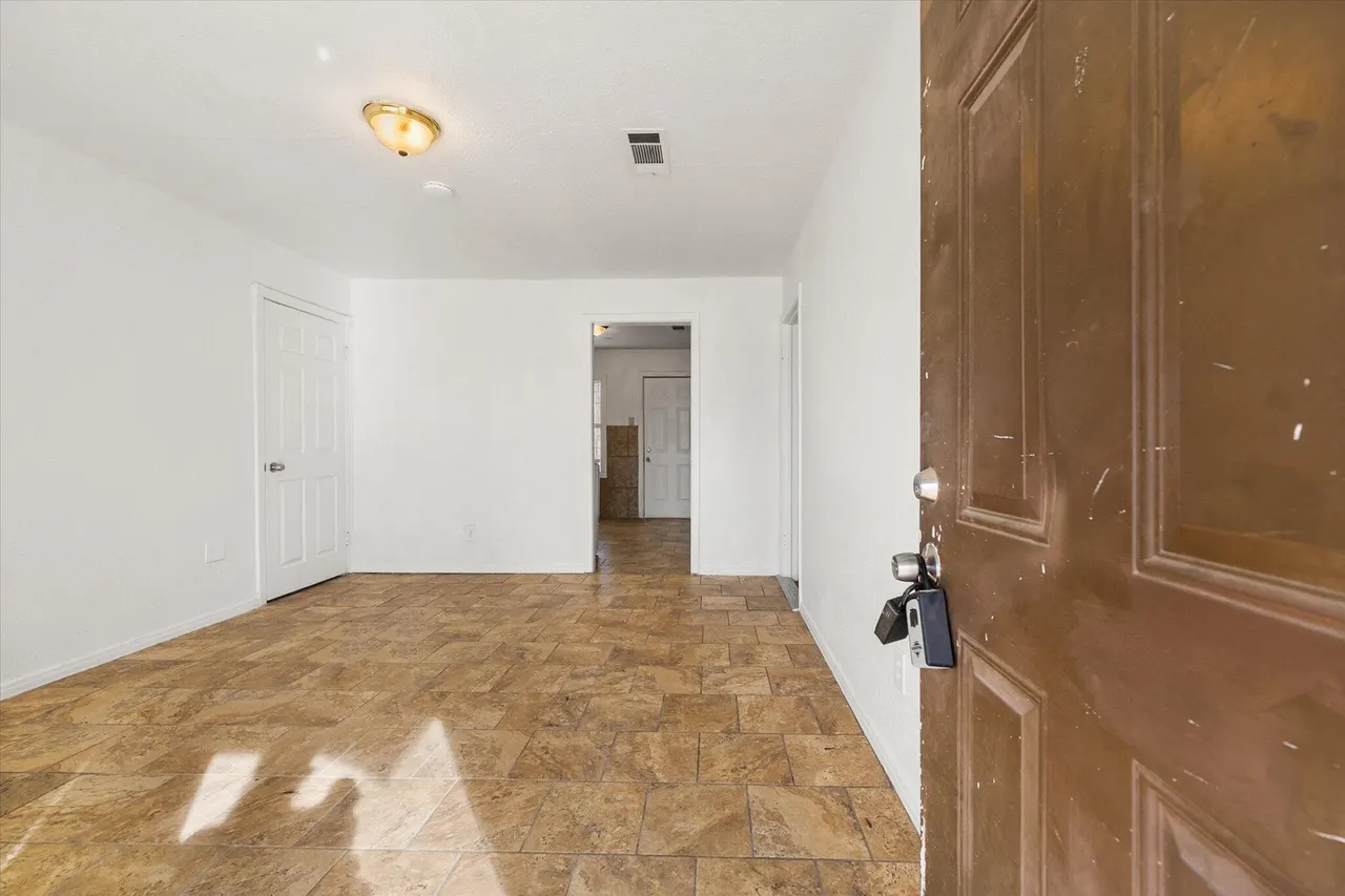 Photo 5 — 3306 2nd Street, Lubbock, TX 79415