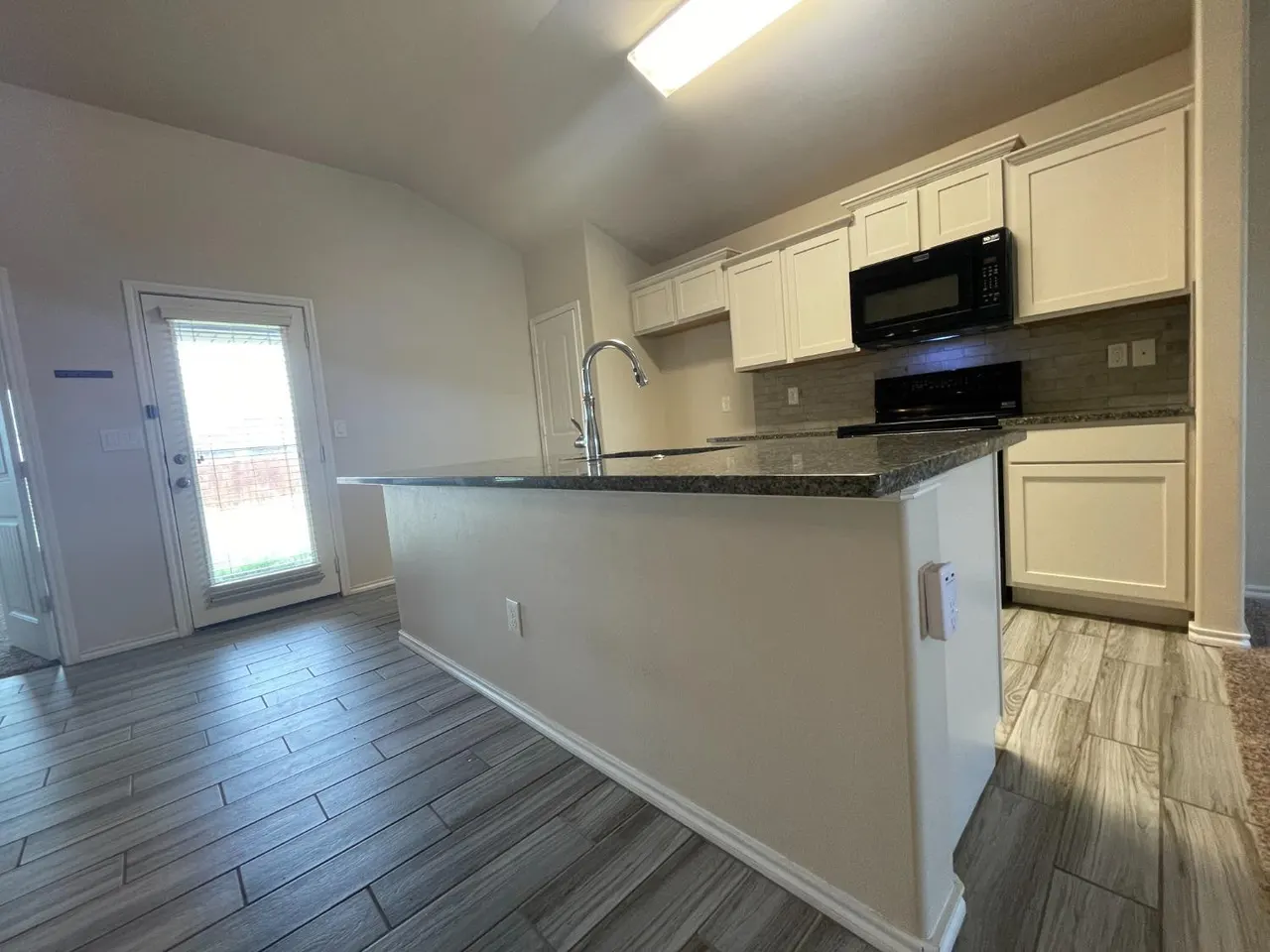 Photo 3 — 7513 103rd Street, Lubbock, TX 79424