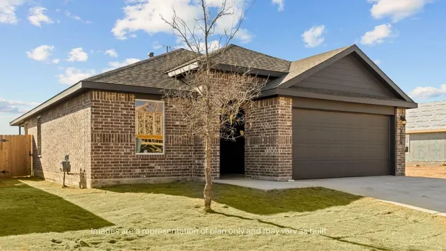 Photo 2 — 429 15th Street, Wolfforth, TX 79382