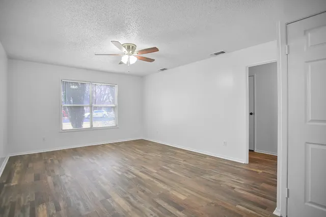Photo 4 — 1307 61st Street, Lubbock, TX 79412