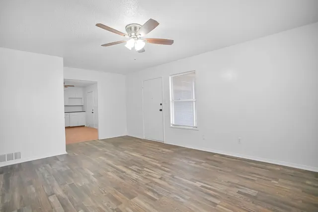 Photo 7 — 1307 61st Street, Lubbock, TX 79412
