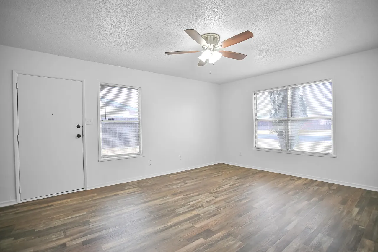 Photo 8 — 1307 61st Street, Lubbock, TX 79412