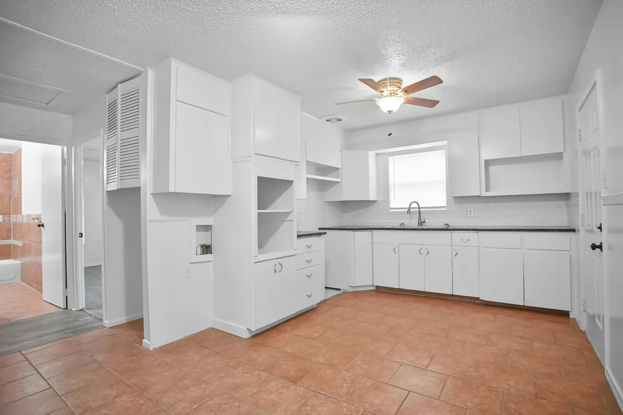 Photo 9 — 1307 61st Street, Lubbock, TX 79412