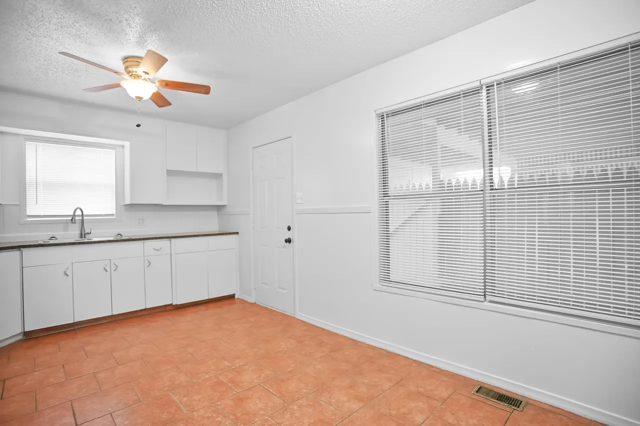 Photo 10 — 1307 61st Street, Lubbock, TX 79412