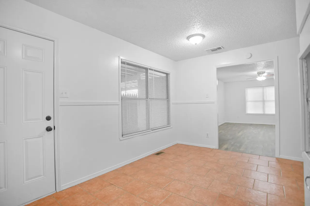 Photo 13 — 1307 61st Street, Lubbock, TX 79412