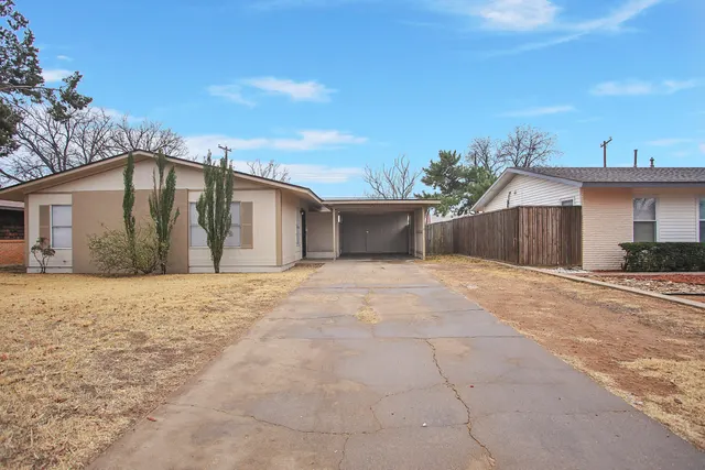 Photo 3 — 1307 61st Street, Lubbock, TX 79412