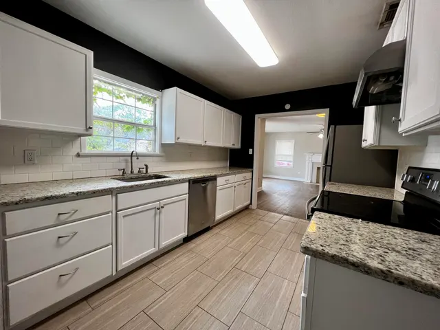 Photo 8 — 2623 26th Street, Lubbock, TX 79410