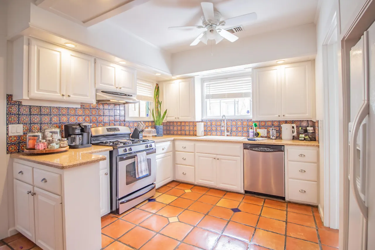 Photo 17 — 2007 16th Street, Lubbock, TX 79401