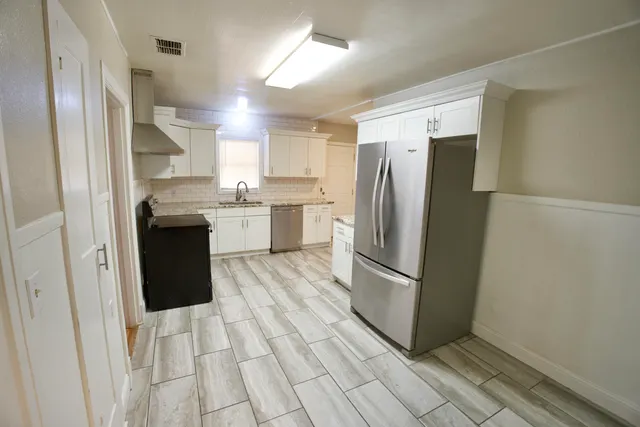 Photo 4 — 1910 21st Street, Lubbock, TX 79411