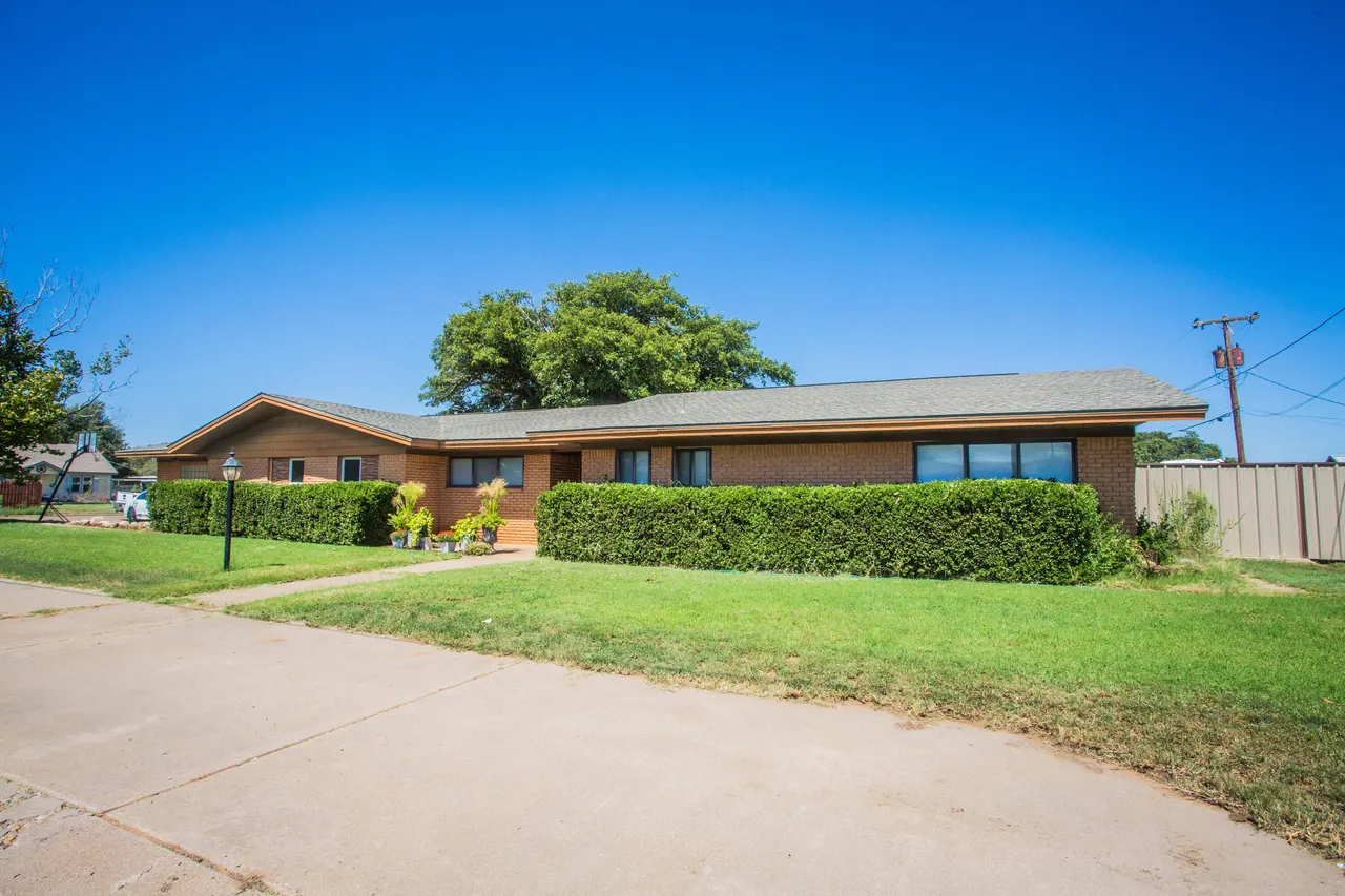 Front exterior — 812 1st Street, Abernathy, TX 79311