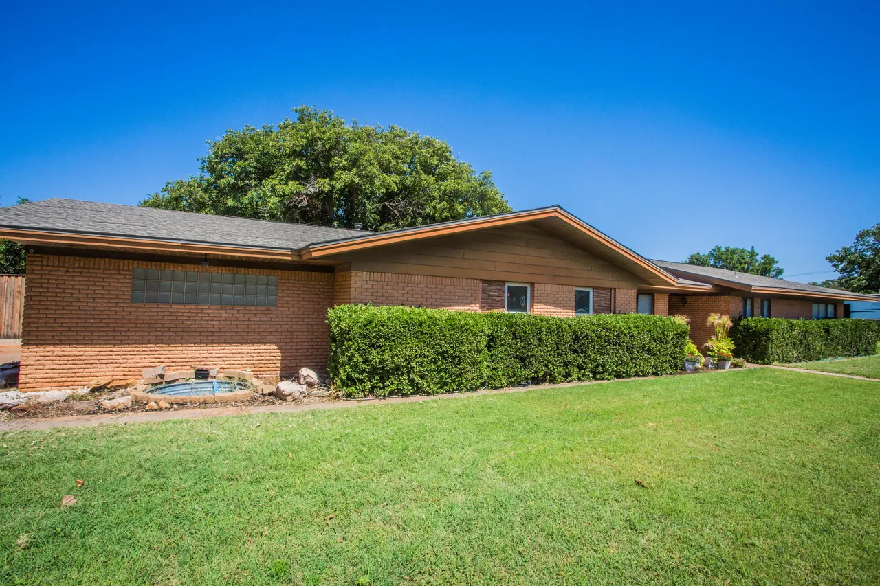 Photo 6 — 812 1st Street, Abernathy, TX 79311