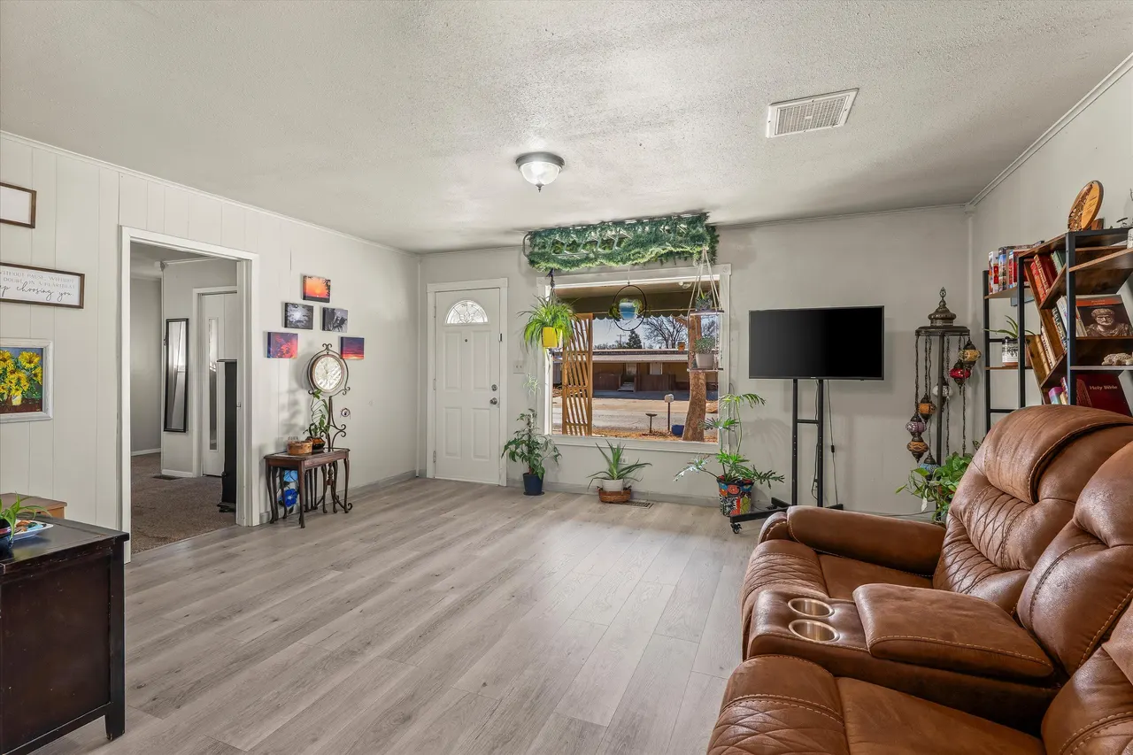 Photo 5 — 211 8th Street, Levelland, TX 79336