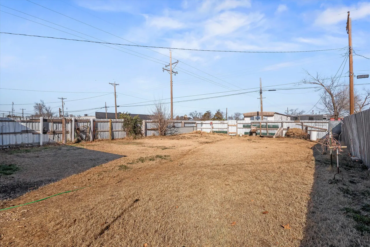 Photo 19 — 211 8th Street, Levelland, TX 79336