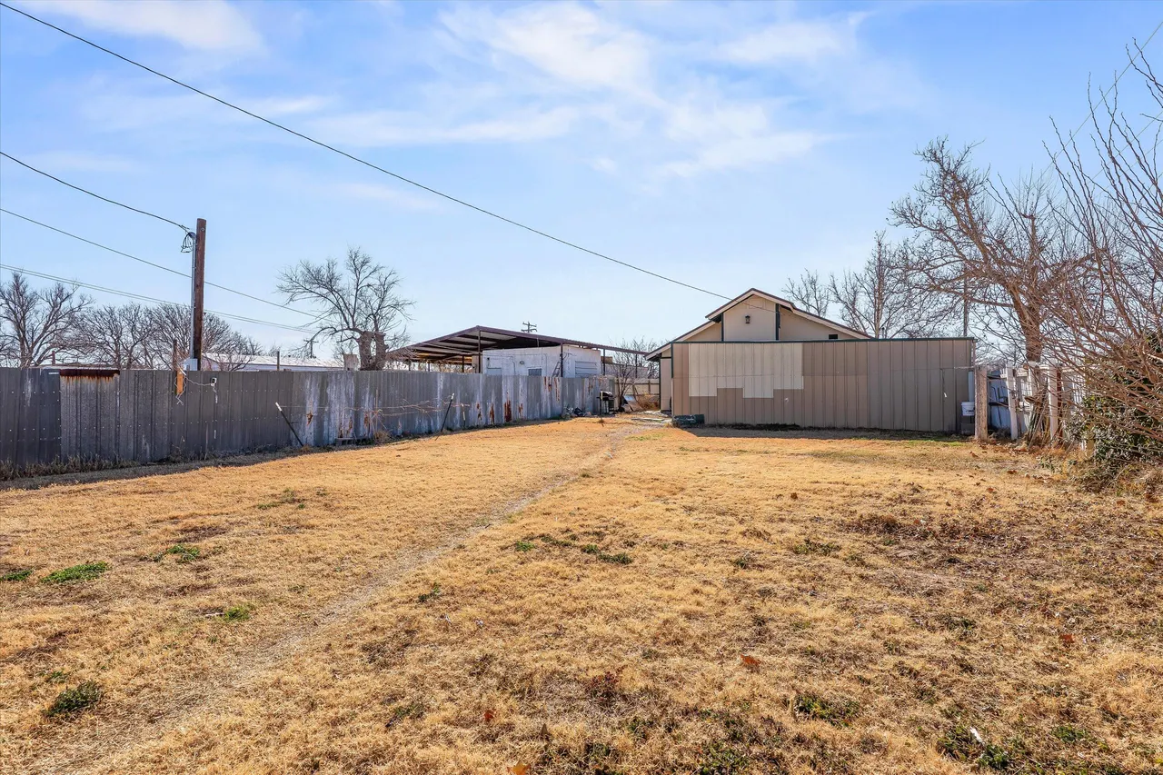 Photo 20 — 211 8th Street, Levelland, TX 79336