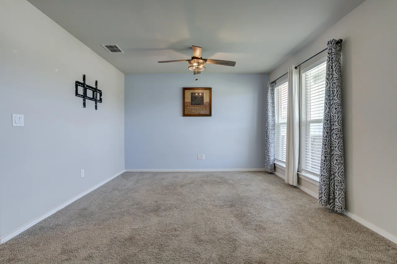 Photo 8 — 1633 139th Street, Lubbock, TX 79423