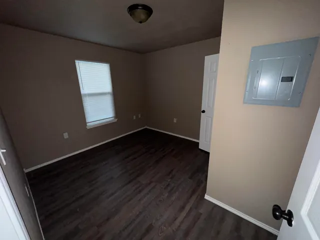 Photo 6 — 326 37th Street, Lubbock, TX 79404