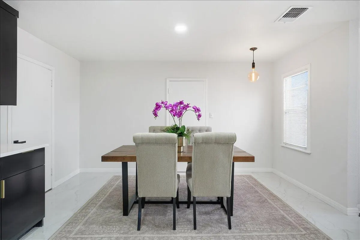 Photo 8 — 2503 27th Street, Lubbock, TX 79410