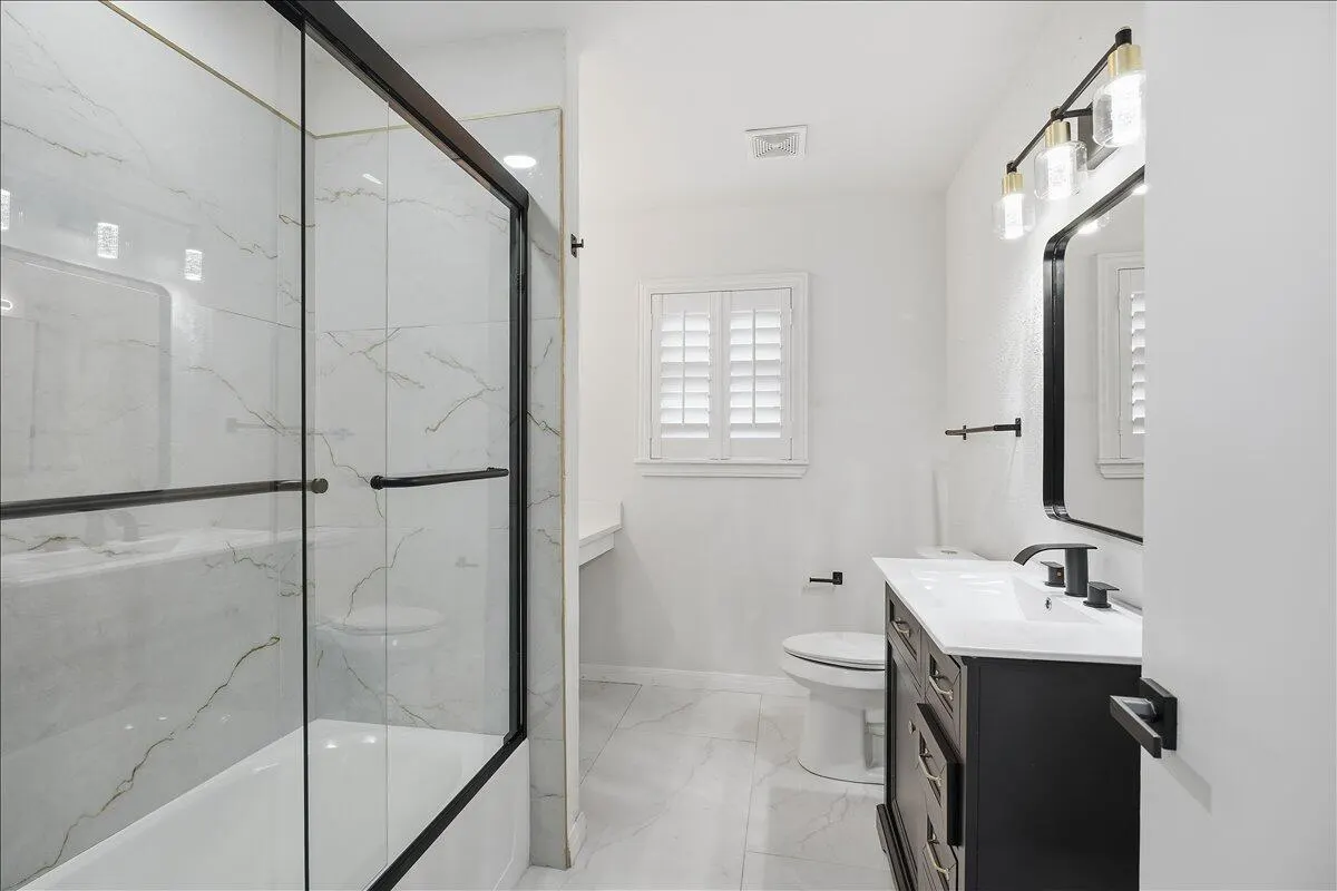 Photo 12 — 2503 27th Street, Lubbock, TX 79410