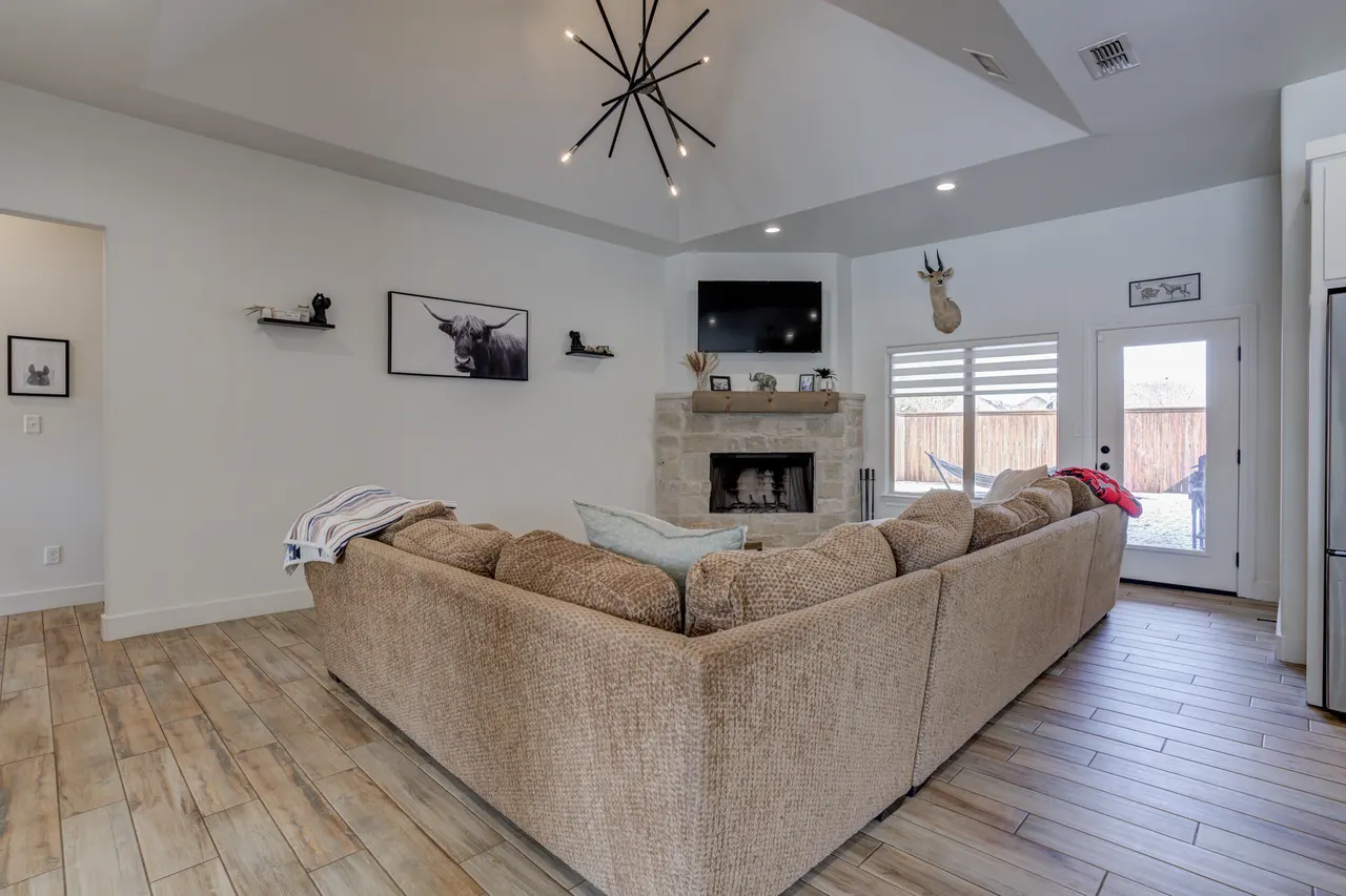 Photo 5 — 609 Calvin Drive, Wolfforth, TX 79382