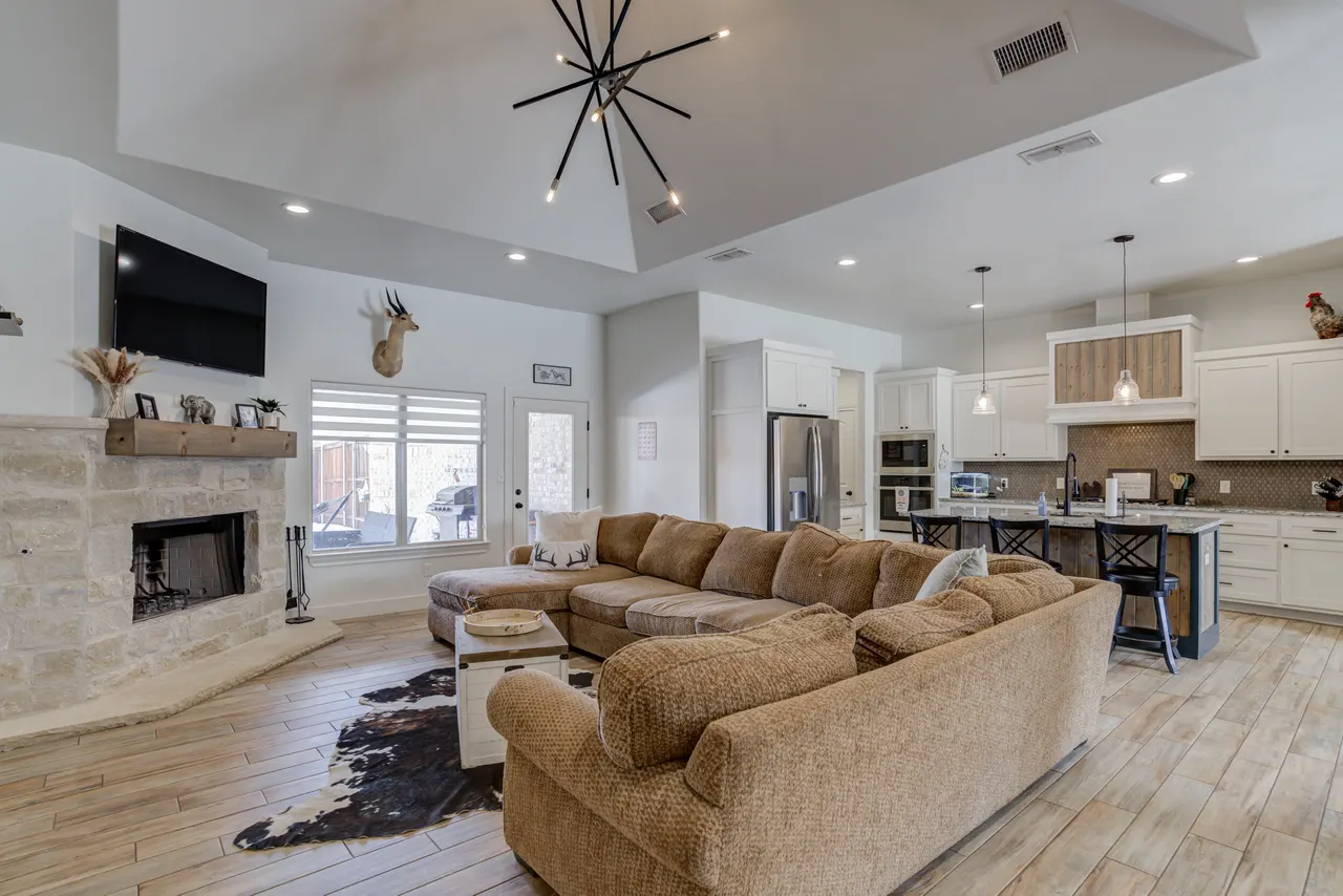 Photo 6 — 609 Calvin Drive, Wolfforth, TX 79382