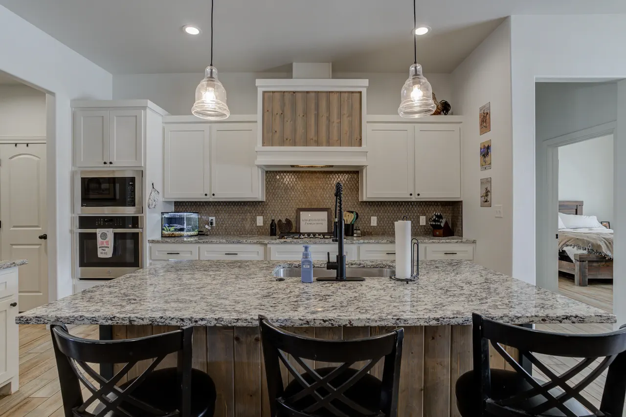 Photo 11 — 609 Calvin Drive, Wolfforth, TX 79382