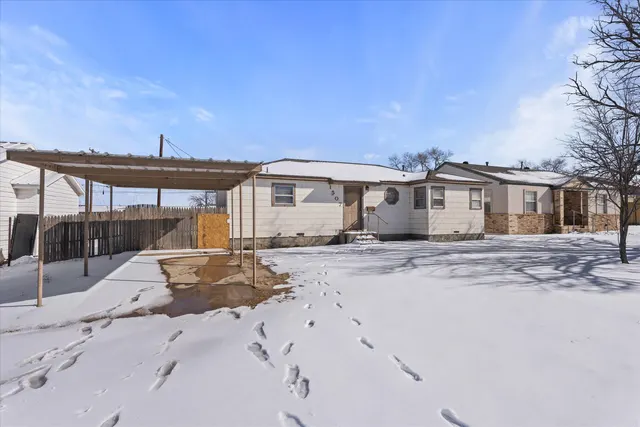 Photo 2 — 1507 Avenue E, Levelland, TX 79336