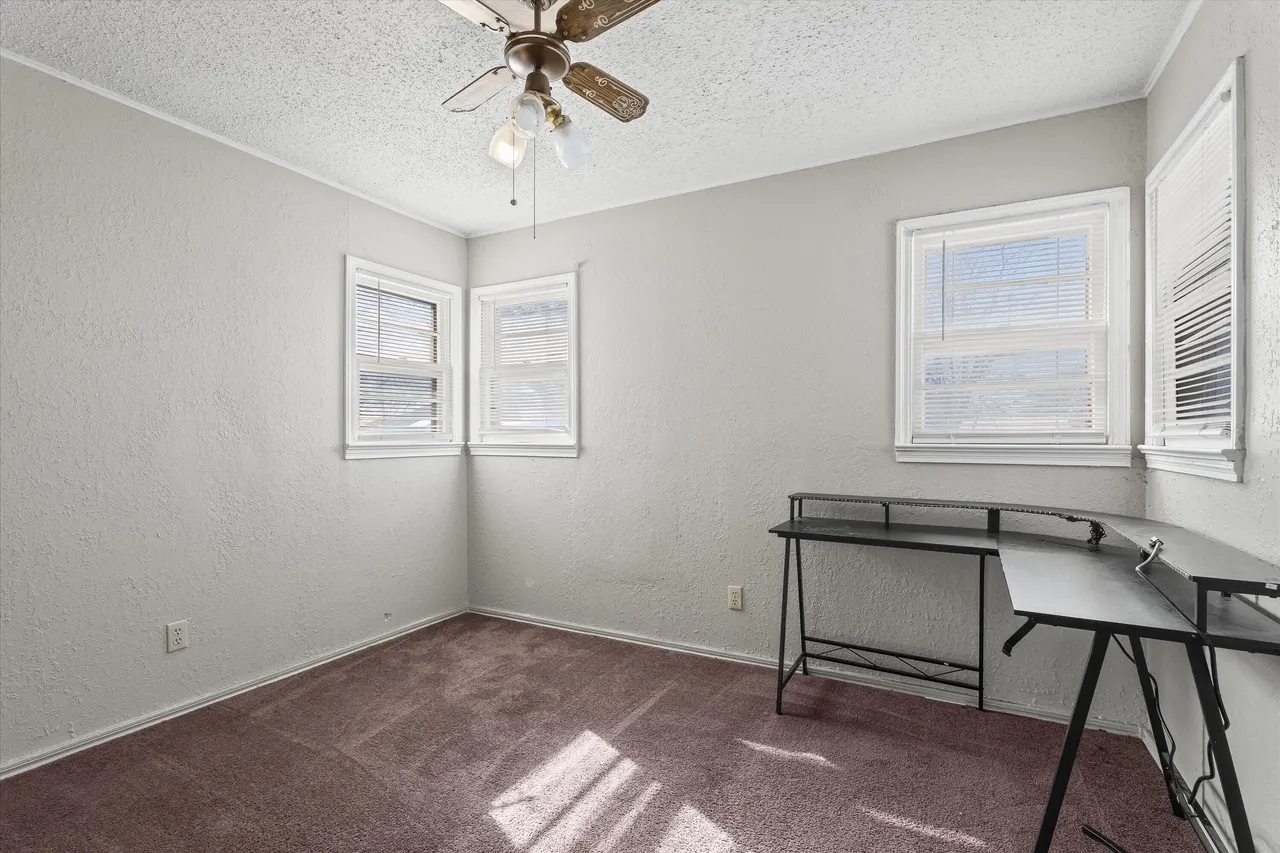 Photo 13 — 1507 Avenue E, Levelland, TX 79336
