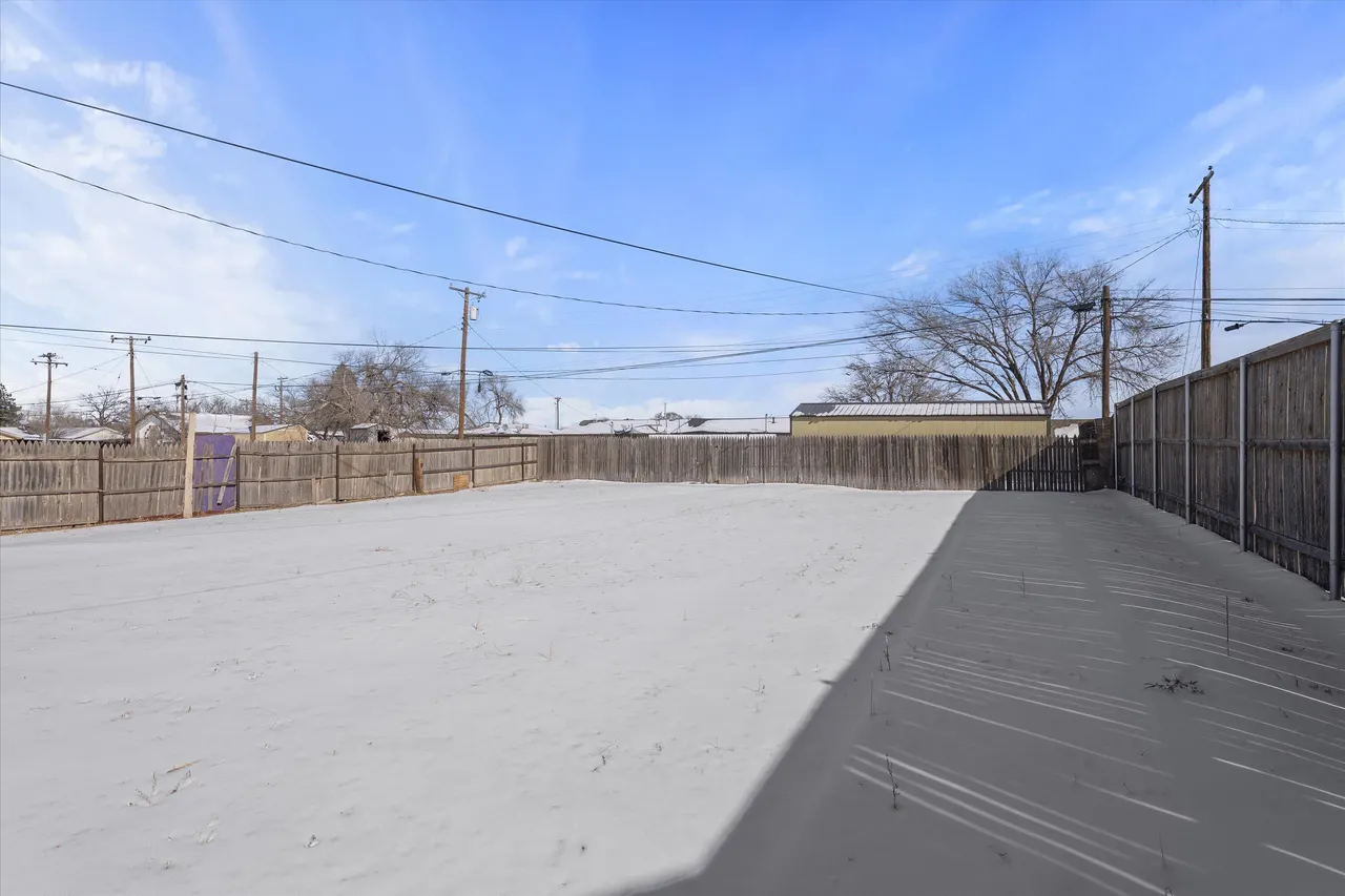 Photo 17 — 1507 Avenue E, Levelland, TX 79336