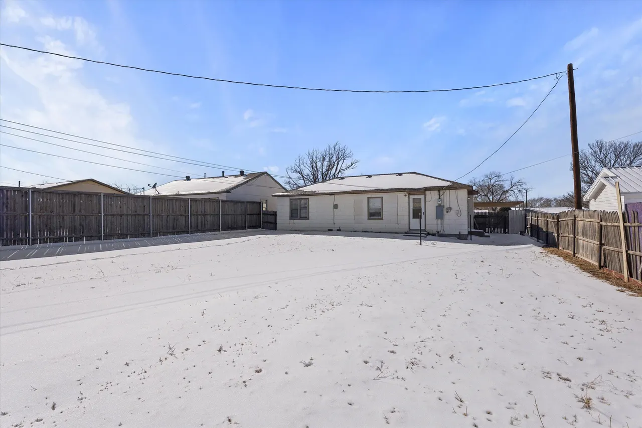 Photo 19 — 1507 Avenue E, Levelland, TX 79336