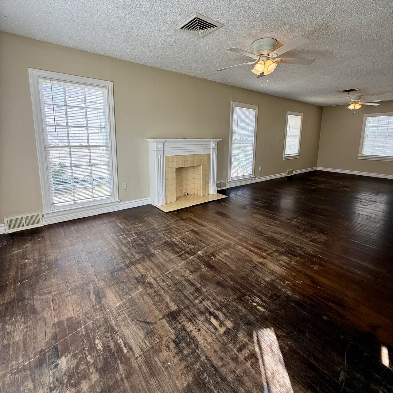 Photo 3 — 2422 30th Street, Lubbock, TX 79411