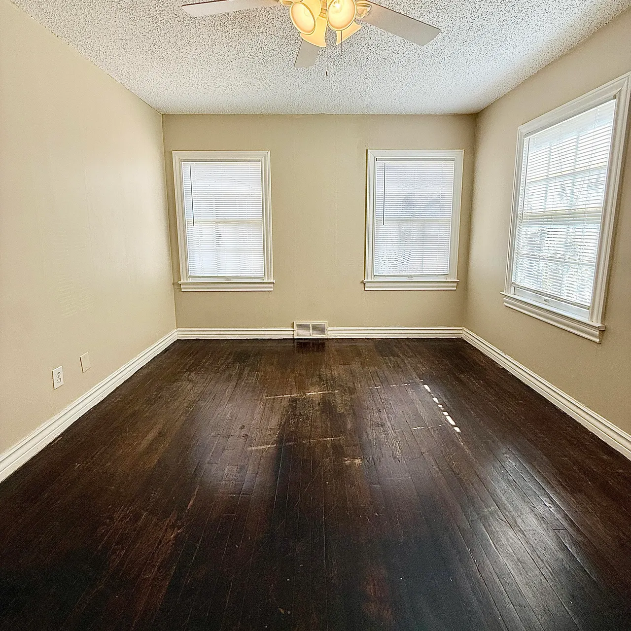 Photo 12 — 2422 30th Street, Lubbock, TX 79411