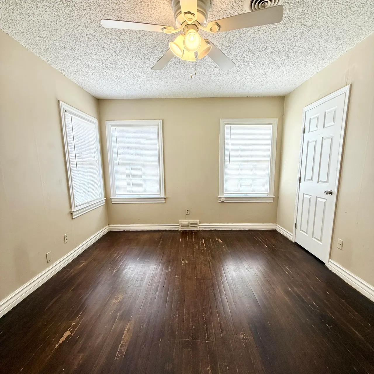 Photo 14 — 2422 30th Street, Lubbock, TX 79411