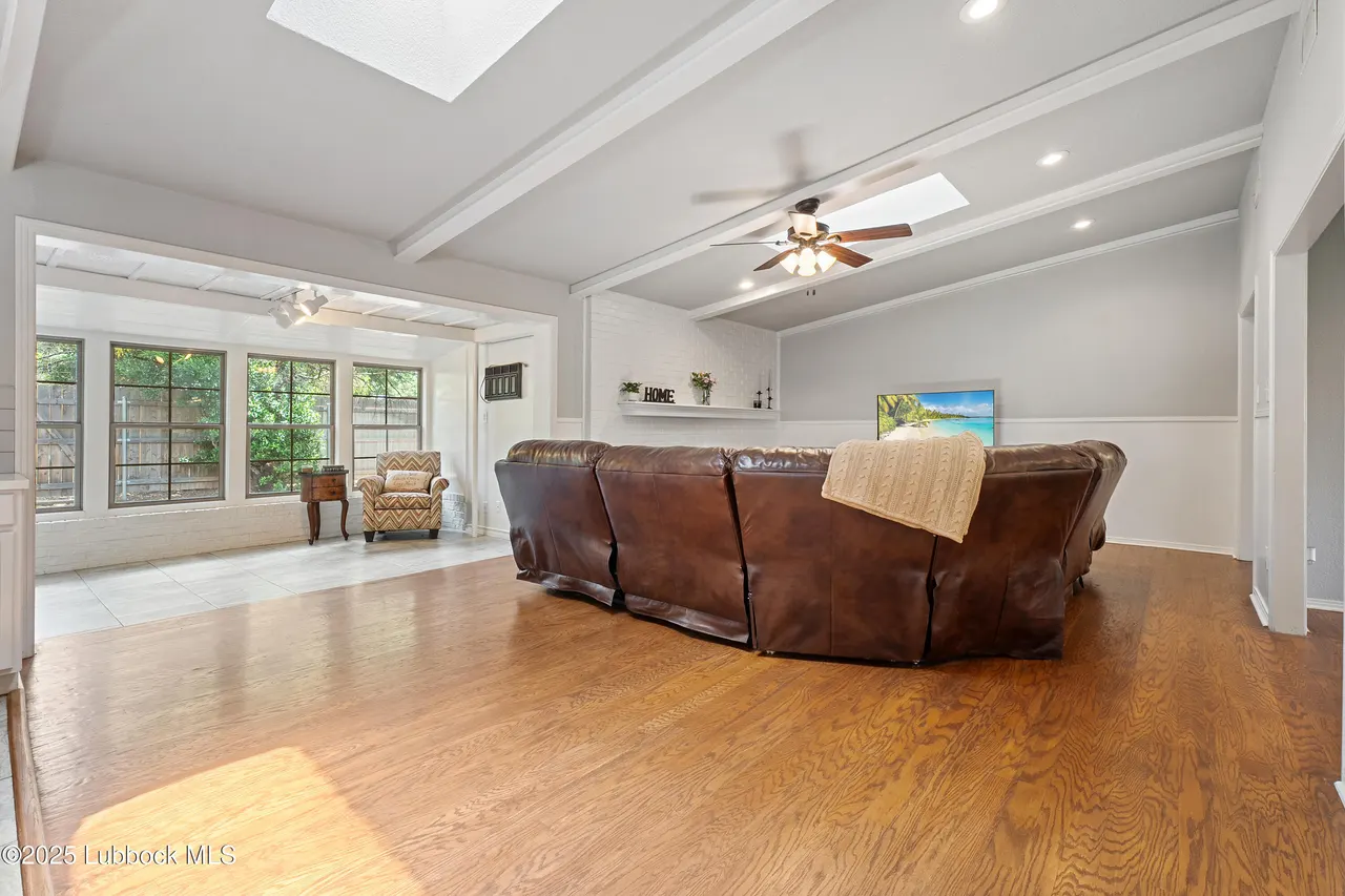 Photo 6 — 6005 Oxford Avenue, Lubbock, TX 79413