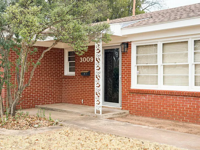 Photo 4 — 3009 57th Street, Lubbock, TX 79413