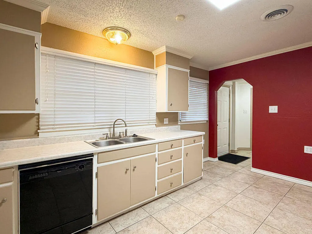 Photo 9 — 3009 57th Street, Lubbock, TX 79413