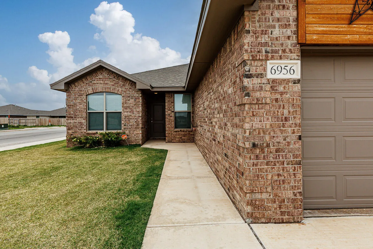 Photo 2 — 6956 12th Street, Lubbock, TX 79416