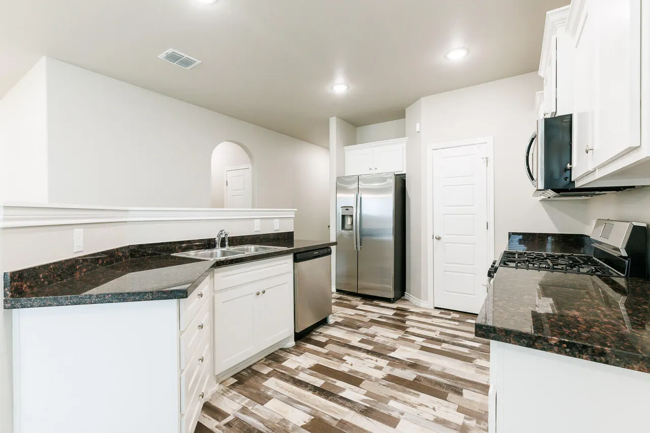 Photo 8 — 6956 12th Street, Lubbock, TX 79416
