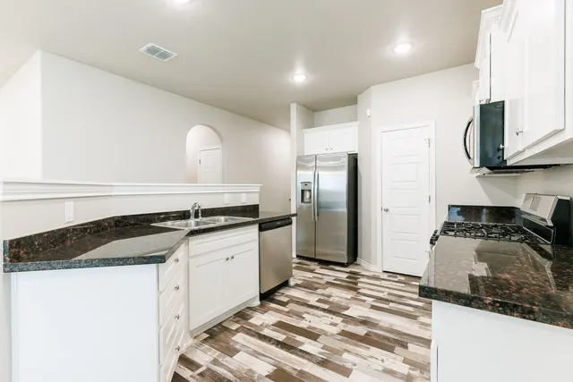 Photo 8 — 6956 12th Street, Lubbock, TX 79416