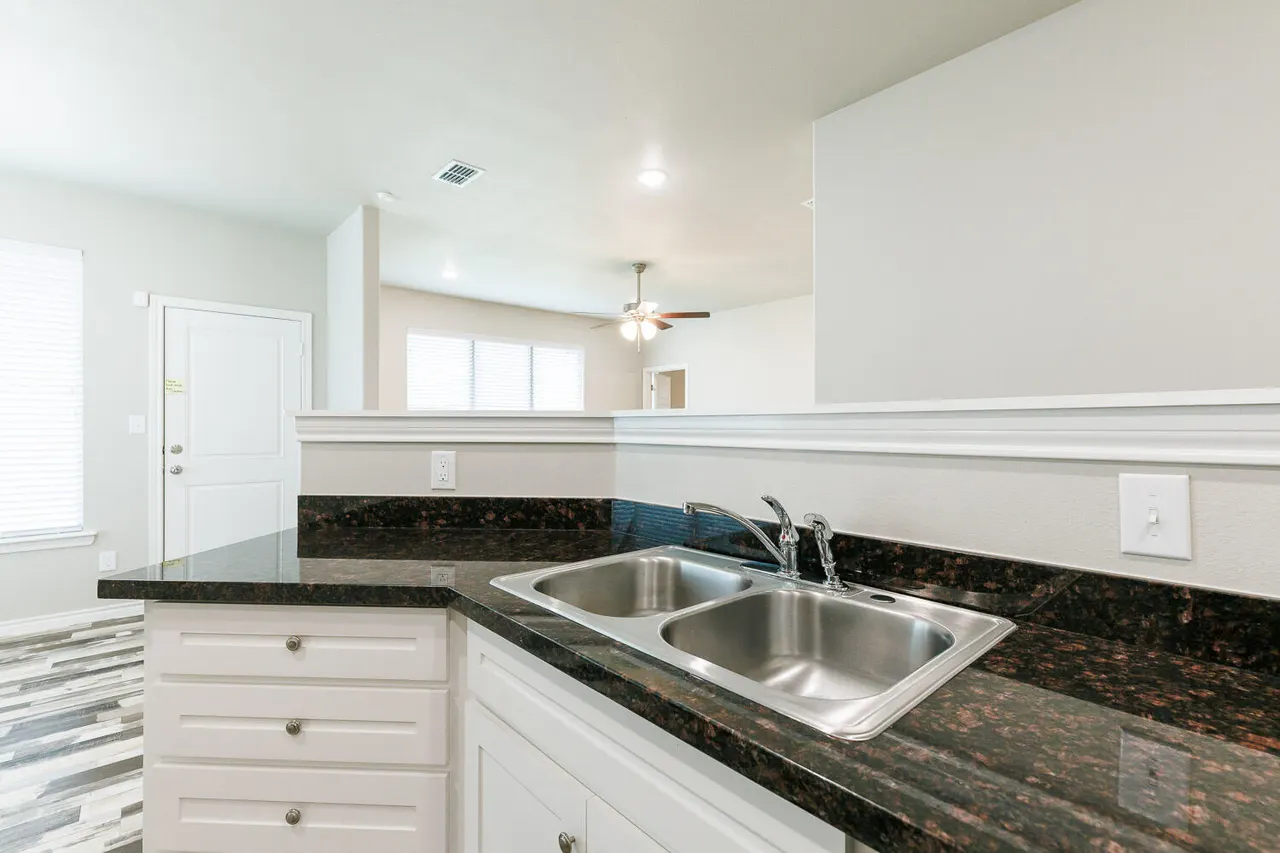 Photo 10 — 6956 12th Street, Lubbock, TX 79416