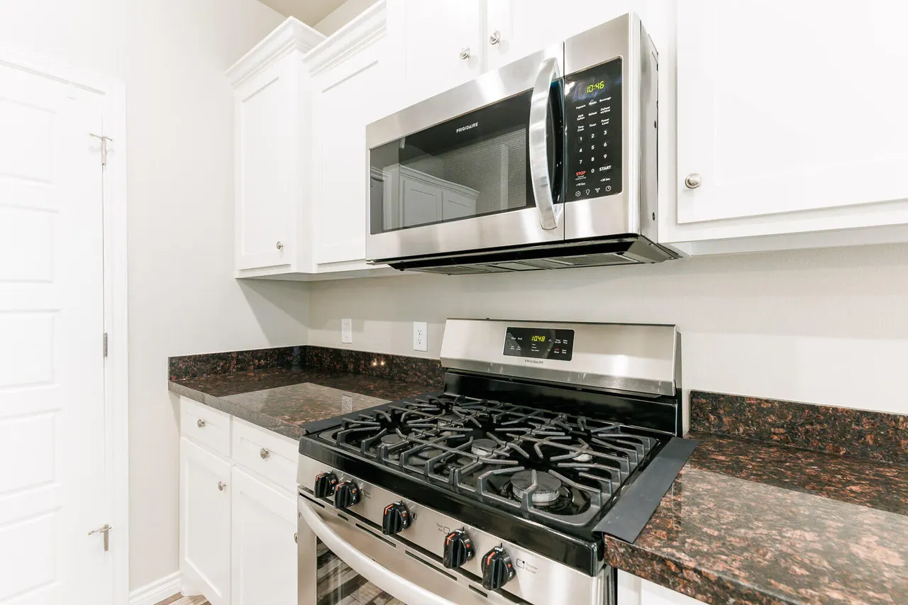 Photo 12 — 6956 12th Street, Lubbock, TX 79416