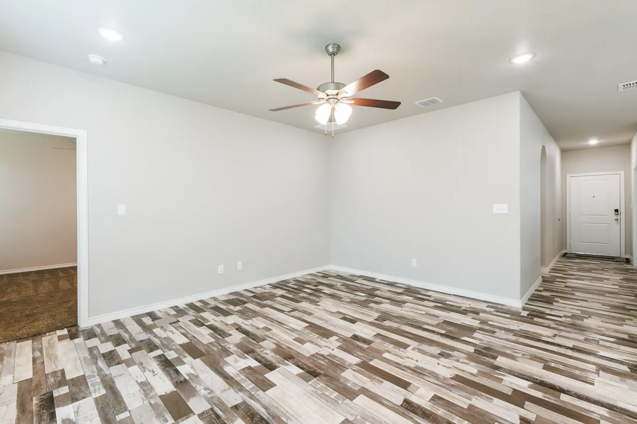 Photo 17 — 6956 12th Street, Lubbock, TX 79416